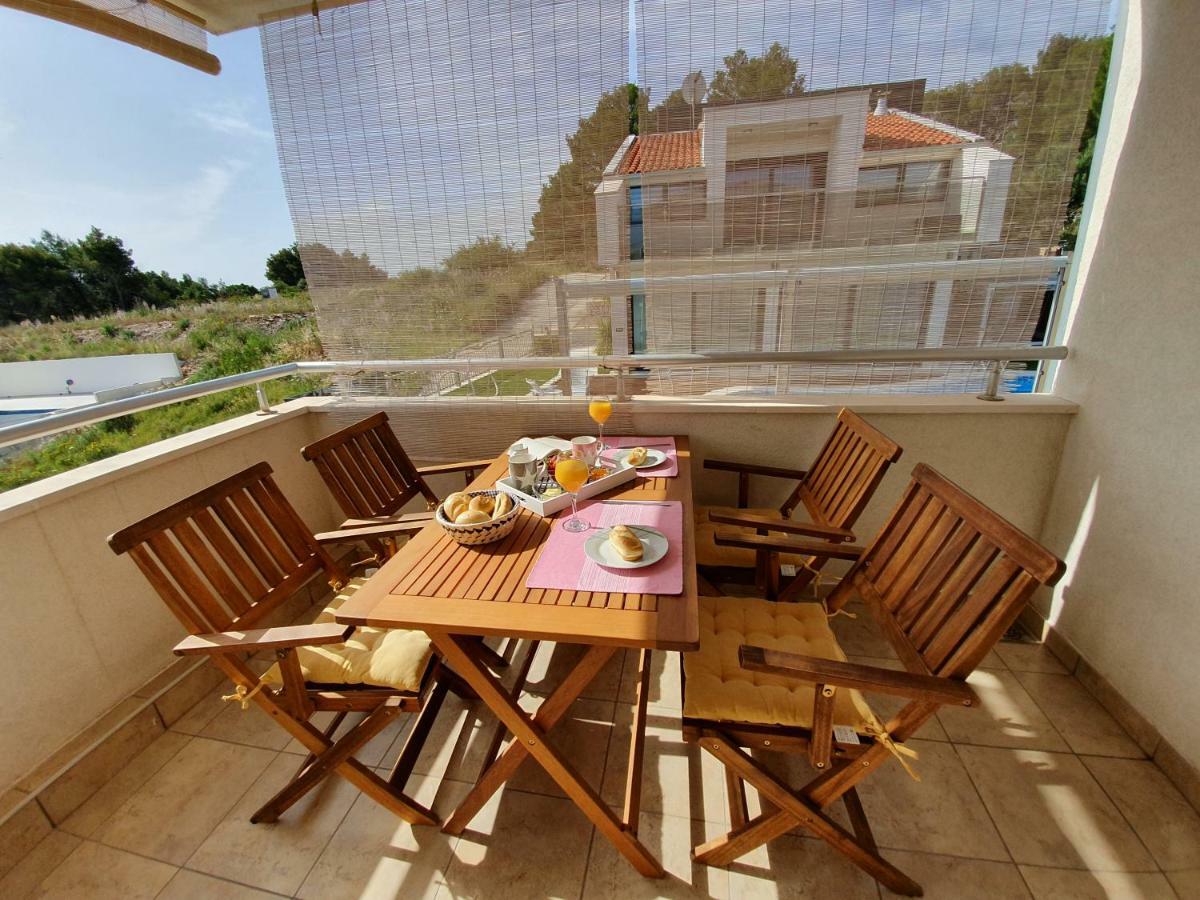 Apartment Tihana Trogir Exterior photo