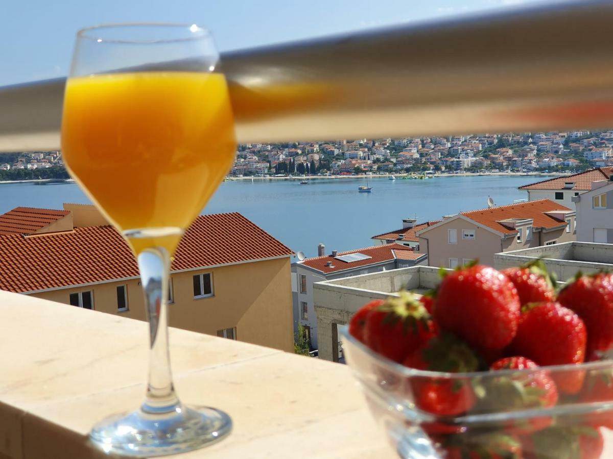 Apartment Tihana Trogir Exterior photo